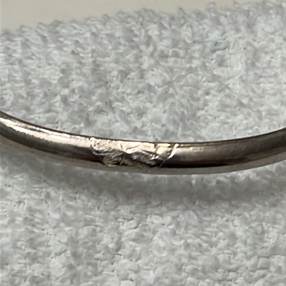 Vintage 925 STERLING SILVER bangle BRACELET w/  flower detailing. So pretty!!! - Picture 6 of 9
